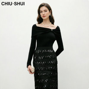 CHIU SHUI Maglione a Costine Monospalla Chic da Donna Rosso con Spilla di Perle e Dettaglio Fiocco - Edizione Natalizia - Product Image 3