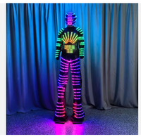 Costume de robot lumineux avec écran LED numérique pour spectacles de danse de salon, tenue de marcheur sur échasses pour soirées et événements en boîte de nuit