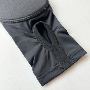 Manchons de protection pour le volleyball en polyester uni pour adultes et jeunes, antidérapants, avec trou pour le <span class=keywords><strong>pouce</strong></span>, compression élastique, poignée en silicone - Product Image 3