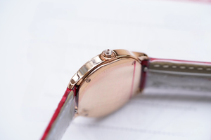 Montre mécanique automatique élégante et tendance avec lunette incrustée de diamants, cadran gravé argenté et blanc, étanche pour un usage quotidien - Product Image 5