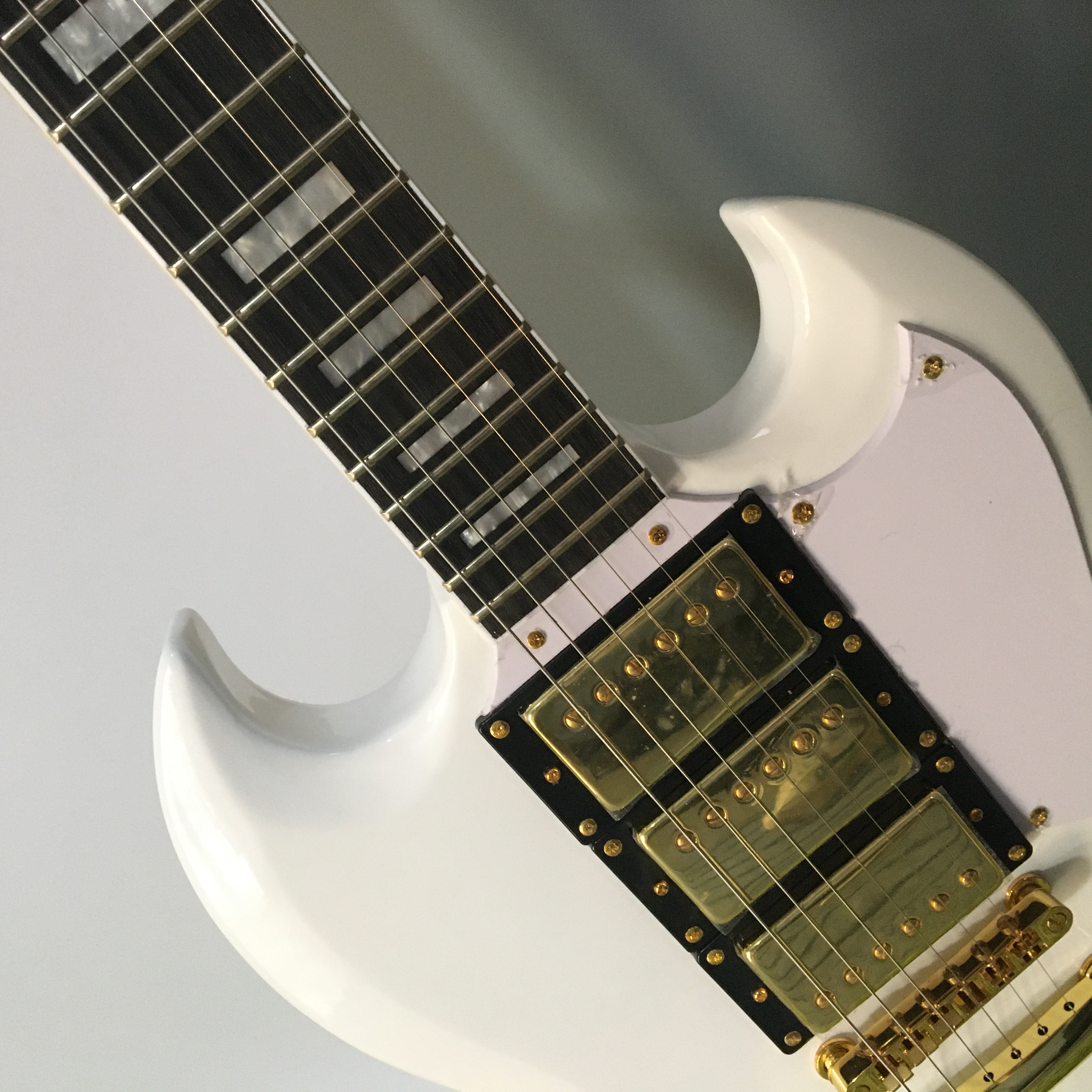 SG エレキギター　vintage white SG エレキギター vintage white - メルカリ