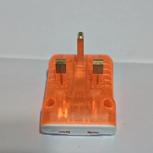 Adaptateur de voyage Apex, norme européenne britannique, 100-240V, matériau ABS, prise universelle avec voyant lumineux pour utilisation internationale - Product Image 4