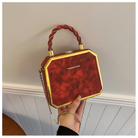 Nouveau Sac à Main Bandoulière Chaîne Texture 2024, Sac Fourre-Tout Boxy Coloré Tendance pour Femme