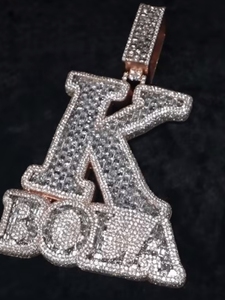 Pendentifs personnalisés en argent S925 avec lettres/logos/noms sertis de moissanite, plaqués or 18 carats avec certificat GRA pour rappeurs hip-hop - Product Image 2