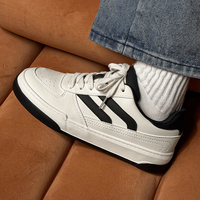 Chaussures basses décontractées pour hommes, blanches, sur mesure, 2026, antidérapantes, pour skateboard, marche, avec un nouveau design souple pour toutes les saisons