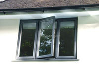 Ventana abatible de aluminio doble NFRC AS2047 moderna, ventanas fijas medias, perfil de rotura térmica de vidrio Low-E para apartamento