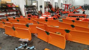 SPU Smow Machinery Standard Heckschneepflug zur Schneeräumung für den Straßendienst an Traktoren mit Hauptgetriebekomponente - Product Image 5