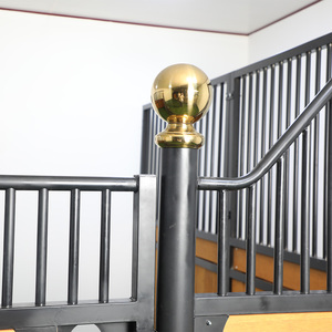 اسطبلات خشبية جديدة ومعملة للبيع للمزارع ، معدات كشك حصان بحالة جديدة ، معدات حظيرة حصان ، تشمل حظيرة حصان - Product Image 3