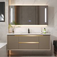 Rak Kamar Mandi Kayu Solid Menggantung Dengan Kabinet Cermin LED Depan Beralur dan Jam Digital