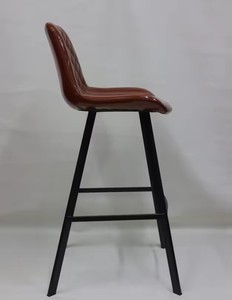 Sillas Altas de Diseño Cómodo con Patas de Metal y Asiento de Cuero PU para Cocina, Bar o Restaurante en Venta - Product Image 5
