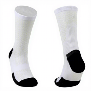 Chaussettes de sport unies blanches et noires pour enfants, jeunes et hommes, respirantes, antibactériennes, pour le basketball et la course, idéales pour l'été – Vente en gros - Product Image 3