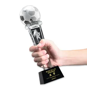 Football award sports competition souvenir crystal glass trophy logo incisione personalizzata prezzo all'ingrosso di fabbrica