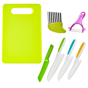 Set di 15 Coltelli in Plastica per Bambini con Logo Personalizzato, Taglierini Ondulati per Frutta e Torte, Utensili da Cucina - Product Image 5