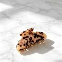 Ume Wholesale Pinces à cheveux en acétate à logo personnalisé, à arche large, à dessus plat, motif écaille de tortue, pour cheveux épais et bruts
