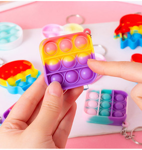 Juguetes Sensoriales de Silicona para Apretar, Llavero Cuadrado Colorido, Juguetes Antiestrés para Niños y Adultos, Regalo para Niños - Product Image 5