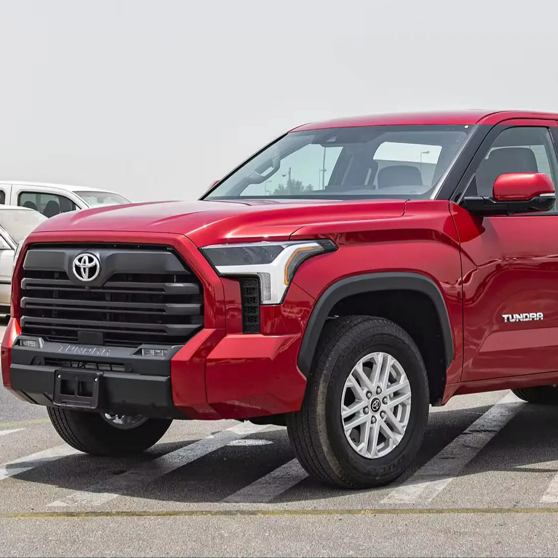 Titolo principale 2019-2023Toyota Tundra CREWMAX SR5 3.5P 4x4 2024 RHD/LHD pronto per la consegna a porta