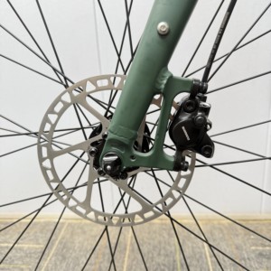 Vélo de Gravel à Cadre Plat 1x10 Vitesses, Cadre en Aluminium, Fourche en Titane, Freins à Disque Hydrauliques, Roues Rapides à Décrocher, Léger pour la Route - Product Image 2