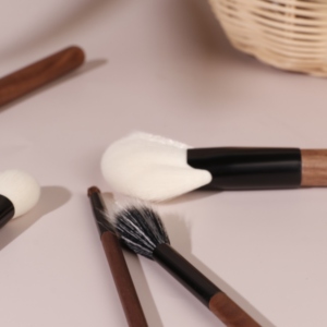 Nouveau produit 2026, ensemble de pinceaux de maquillage professionnels <span class=keywords><strong>blancs</strong></span> avec logo personnalisé, poils synthétiques, ensemble de pinceaux de maquillage de luxe, pur vegan - Product Image 5
