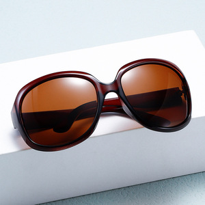 Gafas de sol polarizadas retro, modernas, lujosas y a la moda, con protección UV, para viajes, correr, conducir y actividades al aire libre. - Product Image 1