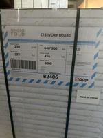 Carton ivoire haute blancheur FBB en vrac pour boîtes rigides personnalisées et emballages de luxe en usine