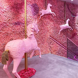 Centro commerciale decorativo cavallo statua full size in fibra di vetro oro giostra cavallo in vendita - Product Image 2