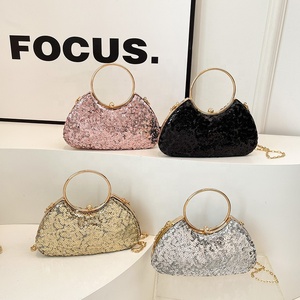 Tracolla clutch rosa lucida da donna con manico ad anello borsa a catena - Product Image 2