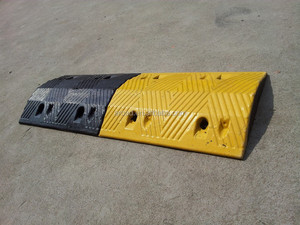 Reductor de Velocidad Portátil de Goma Resistente y Económico para Tráfico Vial - Product Image 2