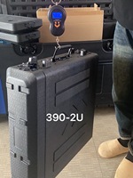 Flight case standard 2U de 19 pouces, profondeur 39 cm, peut être équipé de tiroirs et d'une poignée à roulettes, léger et étanche