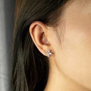 ต่างหูเพชรทองคำขาว 9K รุ่น MSE-704 ของ Messi Jewelry สำหรับผู้หญิง - Product Image 5
