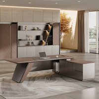 Bureau de direction de luxe léger, grand bureau élégant pour manager avec chaise et armoires latérales pour bureau de patron