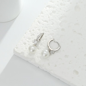Pendientes de Aro Modernos con Perlas y Circonitas en Plata S925, Diseño Nuevo, <span class=keywords><strong>para</strong></span> Mujer - Product Image 3