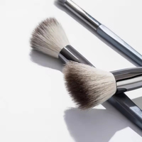Pinceau de maquillage magique angulaire plat mini pour crème liquide, estompeur, correcteur, fond de teint, fard à paupières, illuminateur et blush