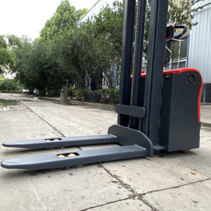 Elevación eléctrica 1500kg Carretilla elevadora portátil de carga automática Alimentado por CA Wangong Apilador de palés todo terreno Camión de altura de elevación de 3000mm - Product Image 4