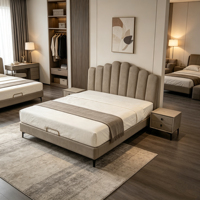Cadre de lit en métal capitonné réglable et élégant, design durable et écologique, toucher doux et confortable pour la décoration de chambre moderne ou de villa