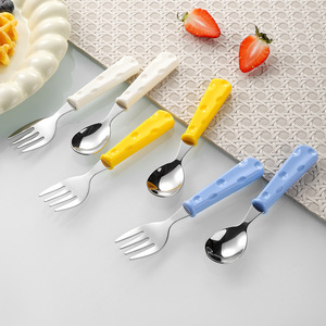Tenedores y cucharas para niños de acero inoxidable 304, sin BPA, con mangos coloridos para niños de 2 a 4 años, utensilios para alimentación autónoma - Product Image 1