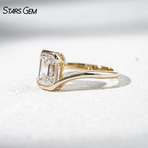Anillo de Compromiso Starsgem de Oro Sólido de 14K con Diamante Cultivado en Laboratorio de Corte Esmeralda de 2.0ct, Anillo de Boda con Bisel Solitario - Product Image 3