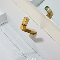 Grifos de baño de latón moderno de primera calidad Grifo mezclador de lavabo con núcleo de válvula de cerámica Montado en cubierta de un solo mango
