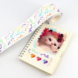 Rouleau d'autocollant adhésif en PVC imperméable imprimé personnalisé <span class=keywords><strong>mignon</strong></span> dessin animé baiser coupe logo décoratif matériau solide en vinyle - Product Image 6