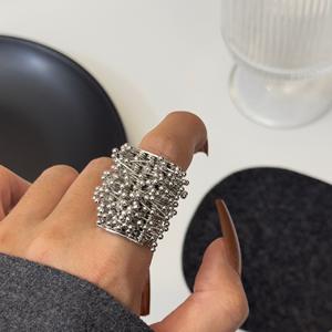 Anillo mixto y combinado de industria pesada con personalidad exagerada chapada en oro de Metal Retro en forma de fuegos artificiales - Product Image 3