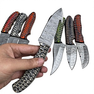 Couteau à lame fixe Drop Point en acier Damas, manche en bois Pakka bleu, couteau de survie pour le camping et le bricolage - Garantie 3 ans, prix abordables - Product Image 1