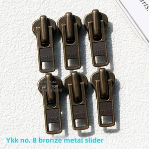 Vente en gros de fermetures à glissière authentiques pour <span class=keywords><strong>YKK</strong></span> No. <span class=keywords><strong>8</strong></span> en métal bronze antique, curseurs Da I pour vêtements, bottes en cuir - Product Image 3