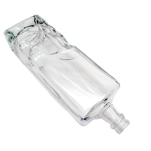 Botella <span class=keywords><strong>de</strong></span> bebida cuadrada en relieve <span class=keywords><strong>de</strong></span> 750ml <span class=keywords><strong>de</strong></span> alta <span class=keywords><strong>calidad</strong></span>, venta al por mayor, vidrio <span class=keywords><strong>de</strong></span> pedernal para Vodka, <span class=keywords><strong>Gin</strong></span>, ron, Tequila, licor, corcho, sin sellado - Product Image 1