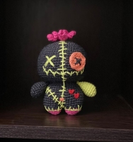Vente chaude Nouveau Design Crochet Super Belle Enfants Jouets 12cm Haute Poupée Vaudou Amigurumi Porte-clés Coton Matériel