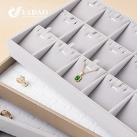 Plateau à bijoux YADAO de haute qualité avec couvercle en acrylique pour bagues, colliers, bracelets, boucles d'oreilles, présentoirs de vitrine de bijouterie, faible MOQ