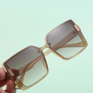 Lunettes de soleil tendance à monture oversize pour femmes, polarisées UV400, anti-reflets, monture PC, verres TAC, protection solaire classe 2 - Product Image 4