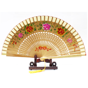 Abanico de <span class=keywords><strong>Mano</strong></span> de Madera Pintado <span class=keywords><strong>a</strong></span> <span class=keywords><strong>Mano</strong></span> con Diseño Floral Rojo, Estilo Español, para Eventos, Venta al por Mayor FAREA - Product Image 1