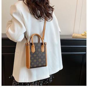 <span class=keywords><strong>Borsa</strong></span> Firmata con Stampa Rétro, Classica <span class=keywords><strong>Borsa</strong></span> di Marca di Alta Qualità, <span class=keywords><strong>Borsa</strong></span> a Mano, <span class=keywords><strong>Borsa</strong></span> a Tracolla da Donna alla Moda - Product Image 6