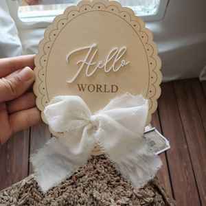 Ornement d'annonce de naissance en bois avec faible MOQ, panneau « Hello World » avec ruban blanc, accessoire photo pour hôpital, décoration de chambre d'enfant - Product Image 2