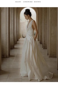 <span class=keywords><strong>Robe</strong></span> de mariée élégante et minimaliste sans dos à col en V, légère, blanche, <span class=keywords><strong>pour</strong></span> femme - Product Image 2