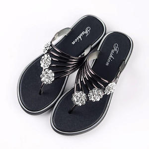 Fashion women's men Flower Flat Sandals Women's Shoes Outwear Rhinestone <b>Flip</b> <b>Flop</b> Slippers Anti-slip ladies beach casual Shoes - Product Image 5